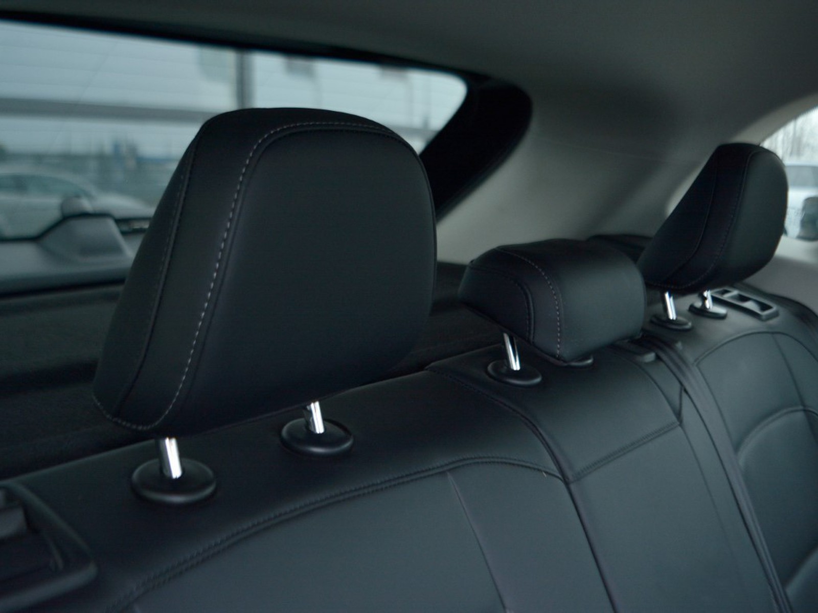 6 - Mg ZS 1.5 hybrid+ luxury auto