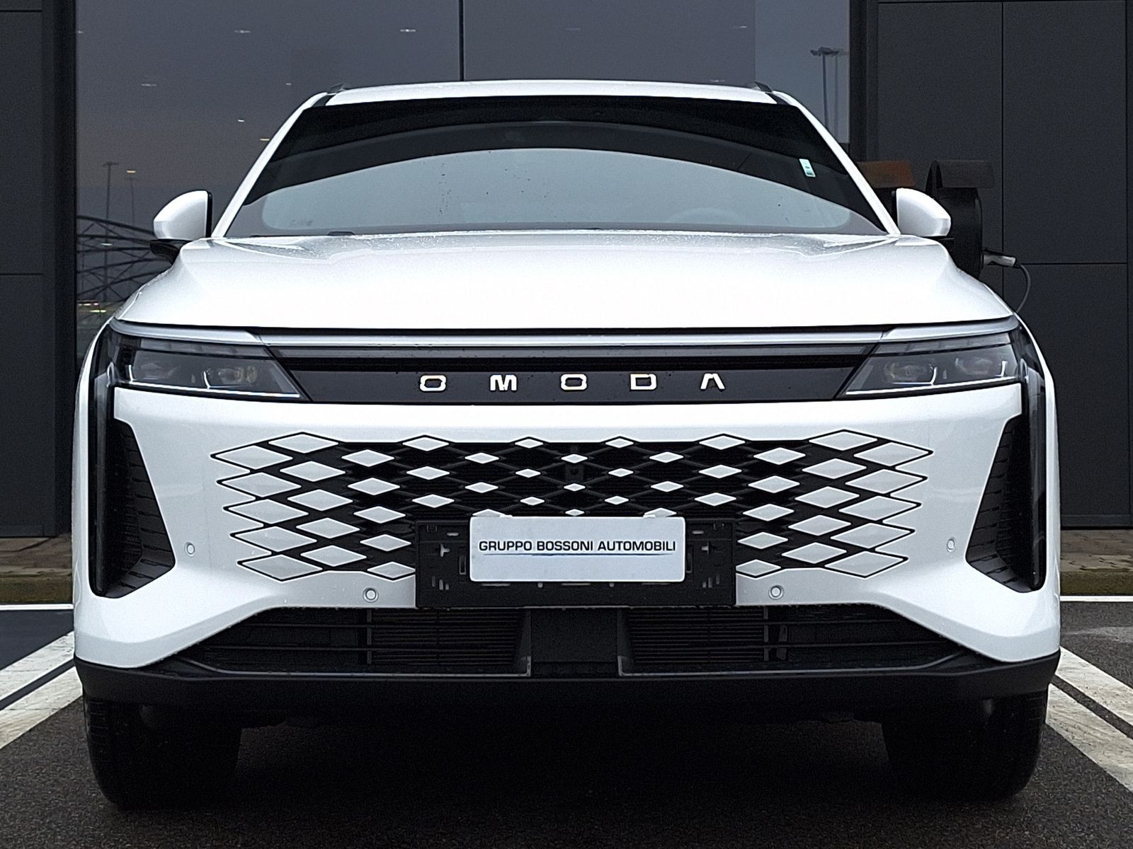 2 - Omoda 9 PHEV 1.5TGDI - Trazione AWD DHT3 Premium (AWD) - Interni Rosso