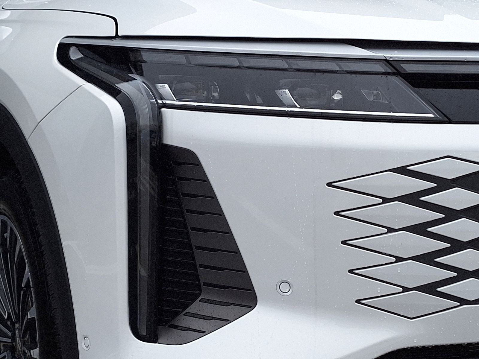 14 - Omoda 9 PHEV 1.5TGDI - Trazione AWD DHT3 Premium (AWD) - Interni Rosso