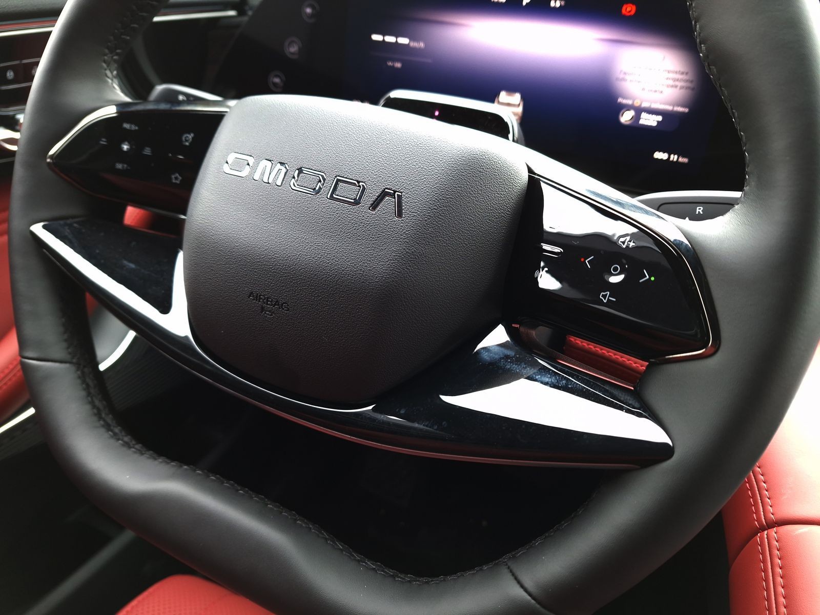 20 - Omoda 9 PHEV 1.5TGDI - Trazione AWD DHT3 Premium (AWD) - Interni Rosso