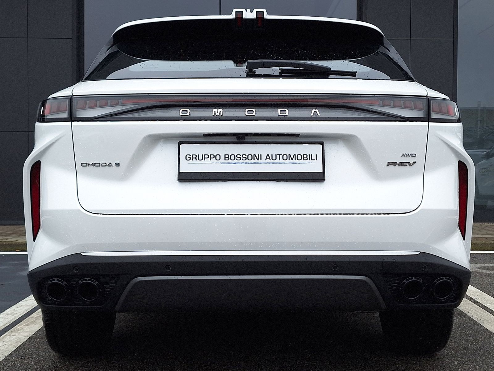 5 - Omoda 9 PHEV 1.5TGDI - Trazione AWD DHT3 Premium (AWD) - Interni Rosso