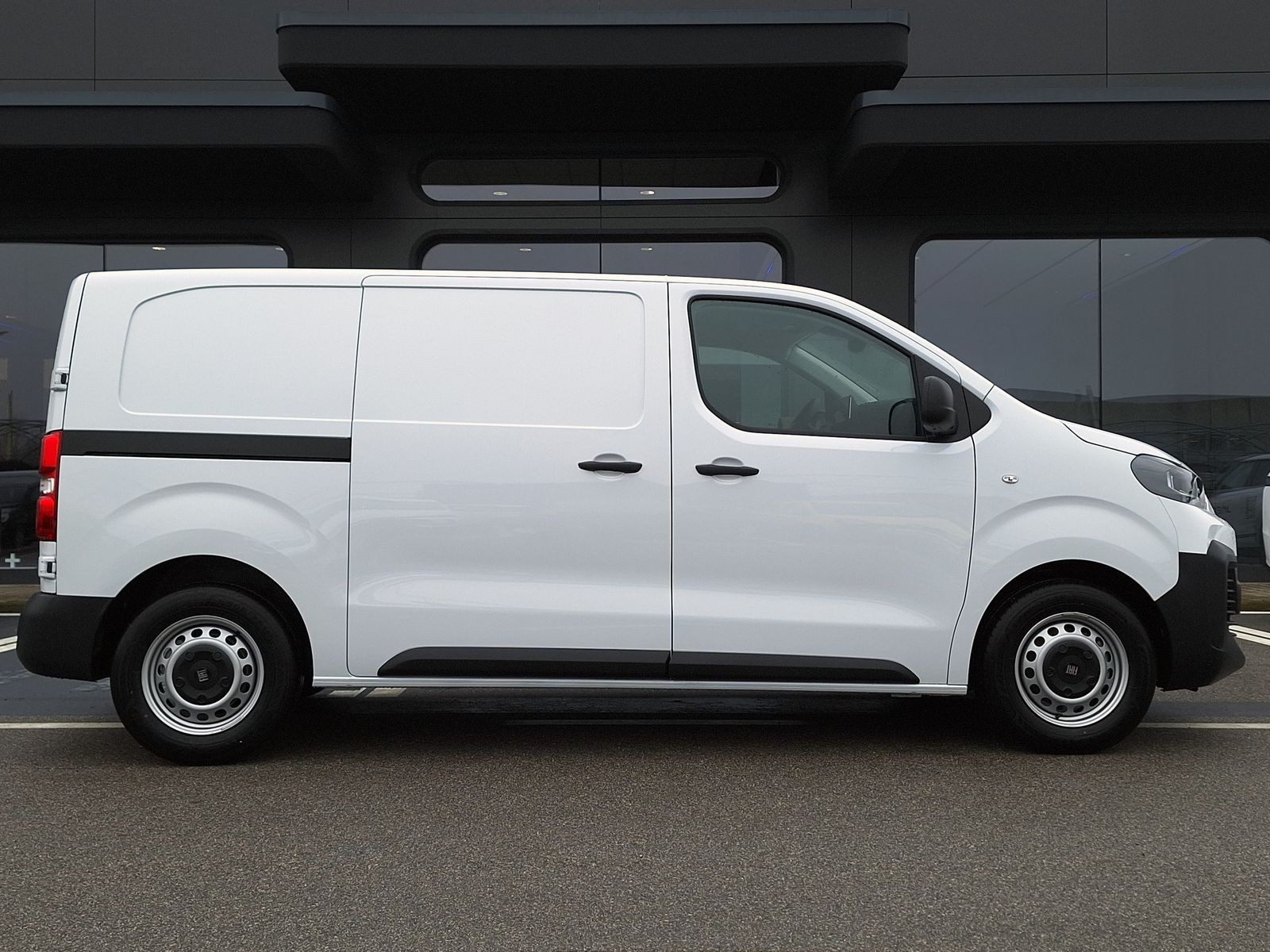 4 - Fiat Professional Scudo Serie 3 Van M 1.5Diesel 120 Cv Manuale