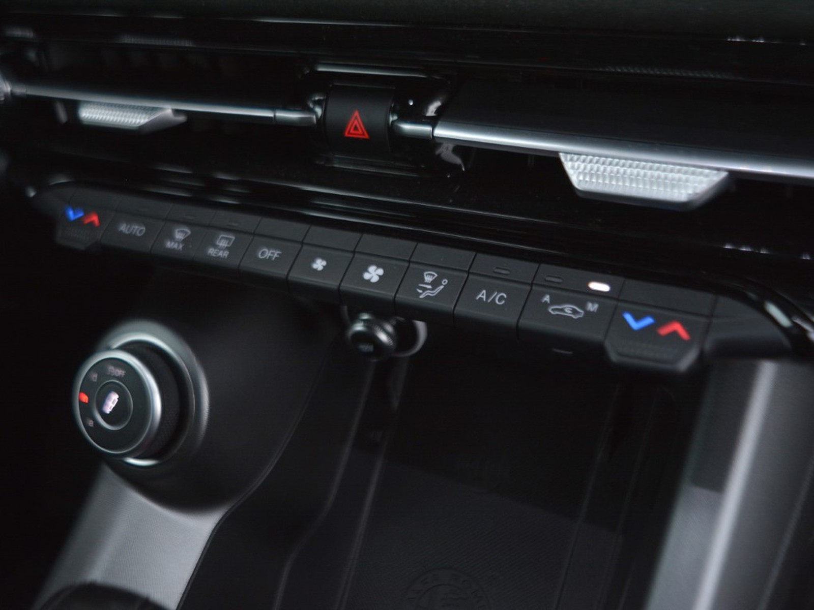 12 - Alfa Romeo Tonale 1.5 hybrid 160cv veloce tct7