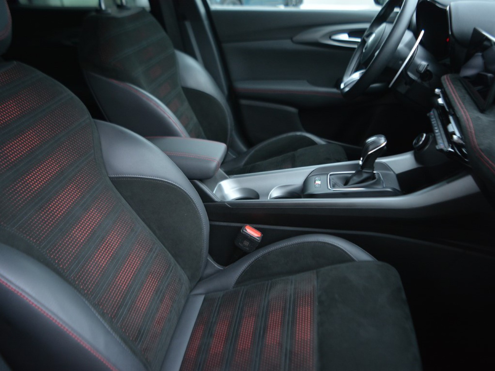 5 - Alfa Romeo Tonale 1.5 hybrid 160cv veloce tct7