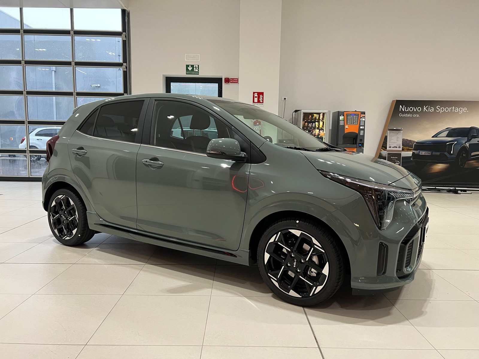 3 - Kia Picanto 1.0 mpi gt line