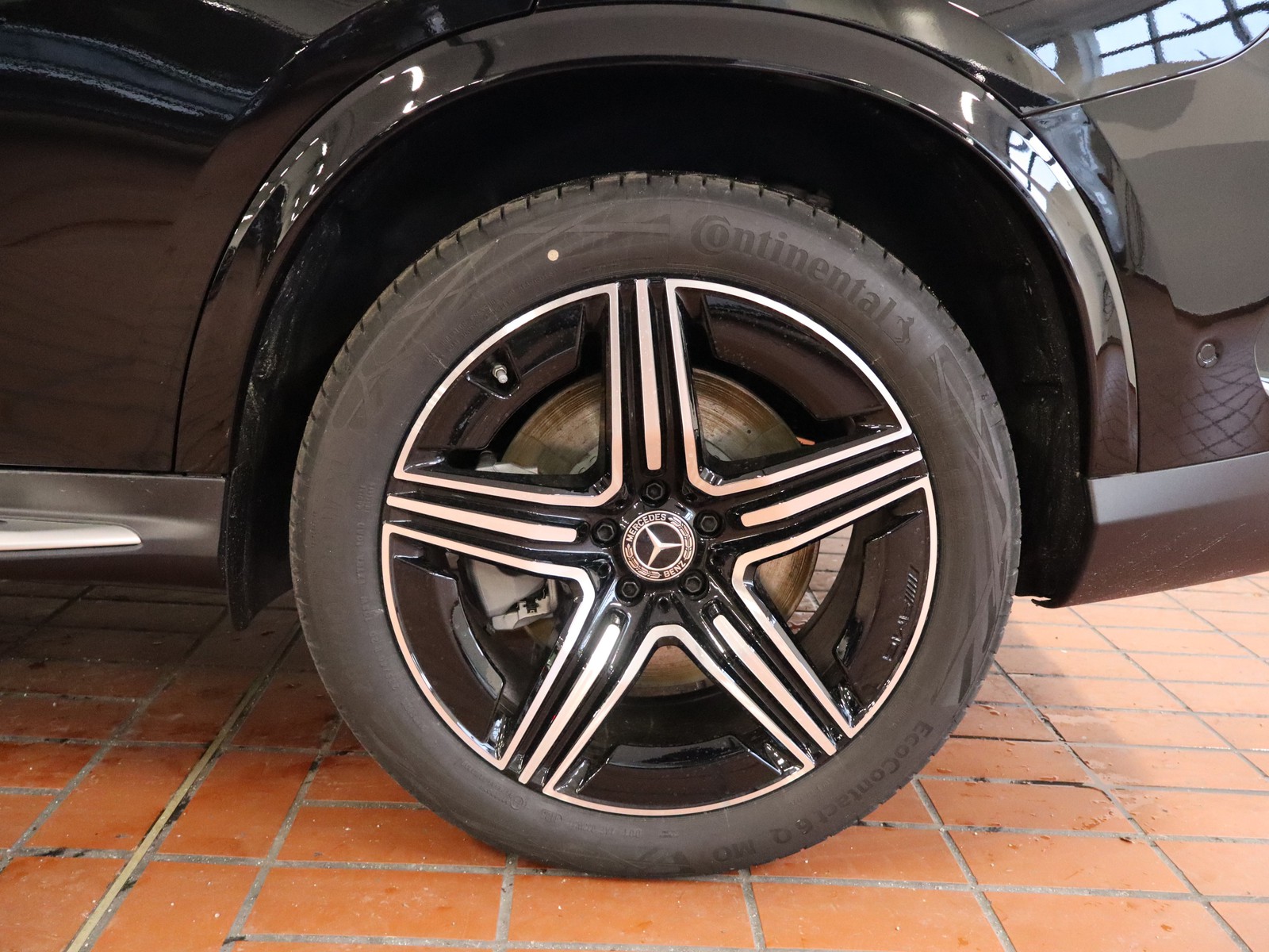 4 - Mercedes GLC coupe 300 de plug in hybrid amg line premium tech 4matic 9g-tronic