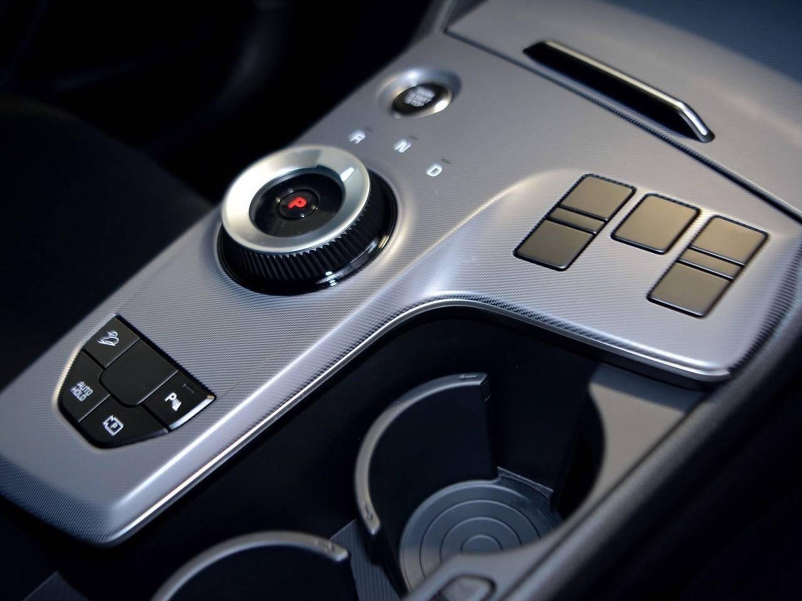 12 - Kia Sportage 1.6 t-gdi hev style 2wd at6