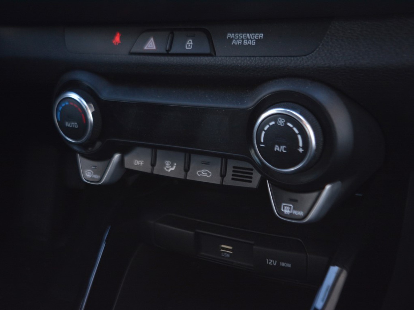 11 - Kia Stonic 1.2 mpi 79cv style