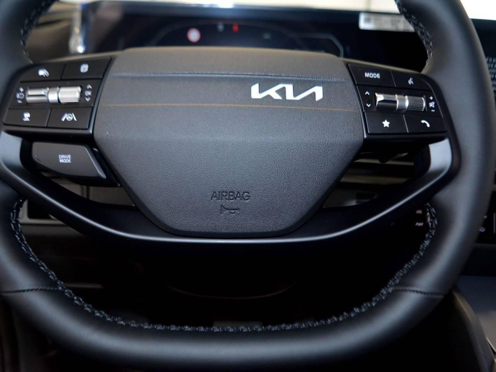 16 - Kia Sportage 1.6 t-gdi hev style 2wd at6