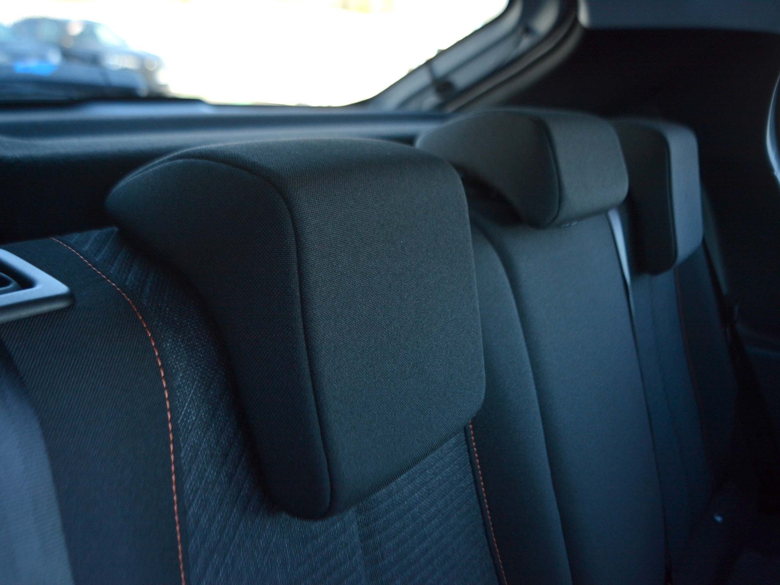 6 - Peugeot 208 1.2 puretech 100cv business s&s