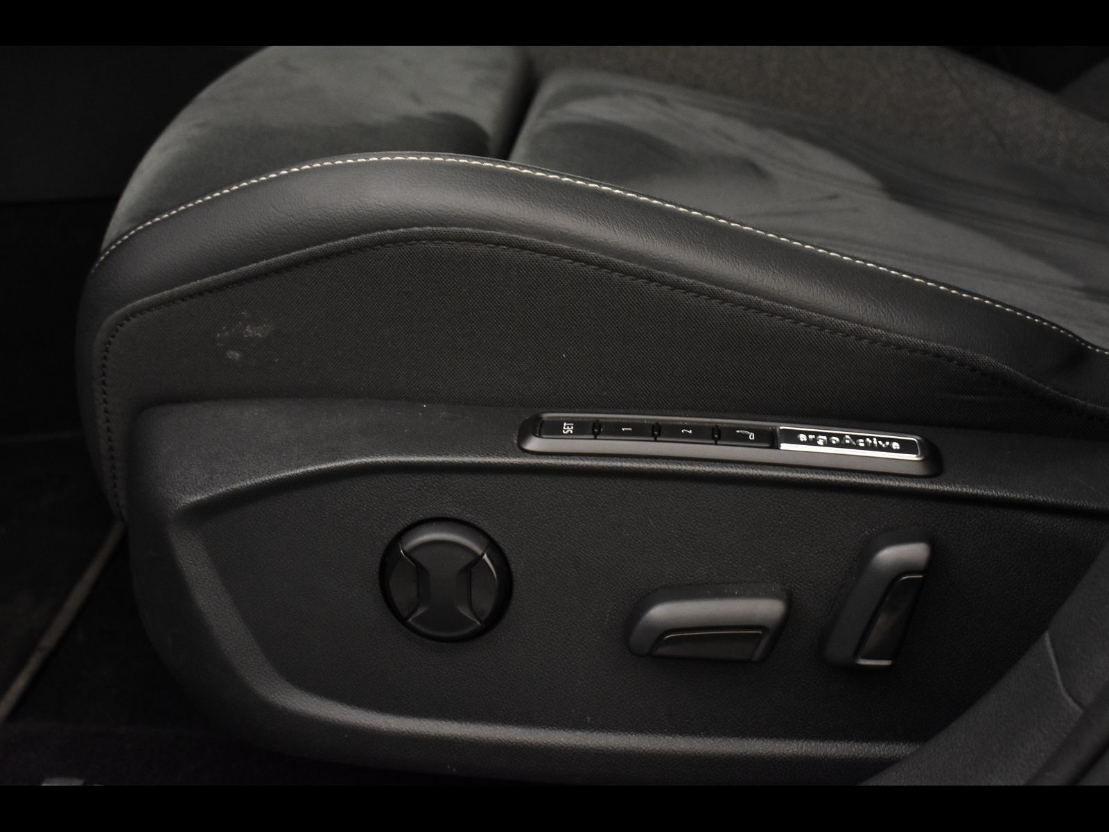 16 - Volkswagen Golf 2.0 tdi scr 150cv style dsg