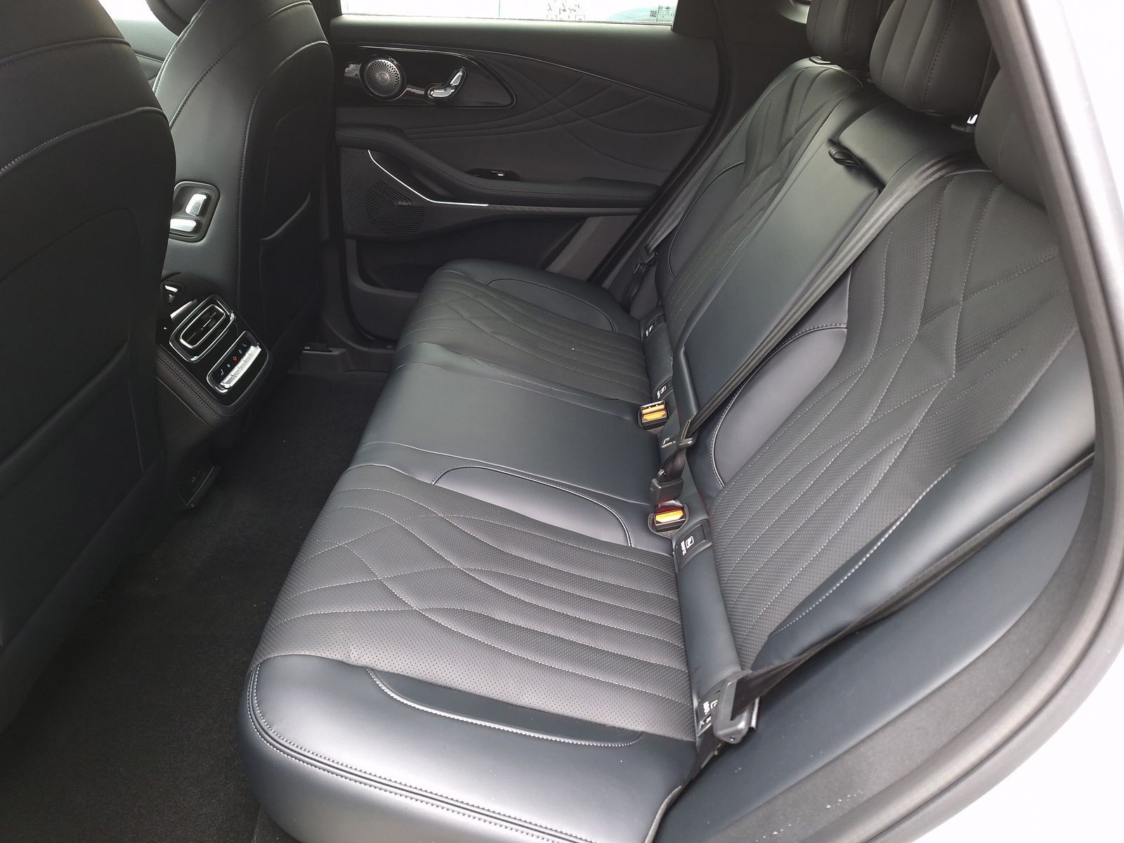 12 - Omoda 9 PHEV 1.5TGDI - Trazione AWD DHT3 Premium (AWD) - Interni Nero