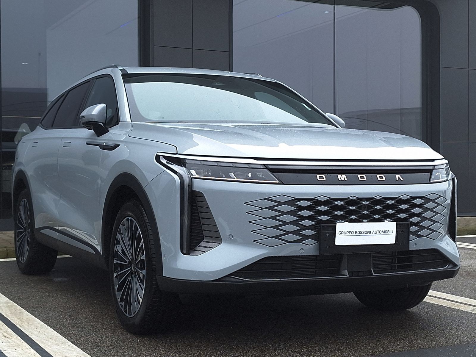 3 - Omoda 9 PHEV 1.5TGDI - Trazione AWD DHT3 Premium (AWD) - Interni Nero