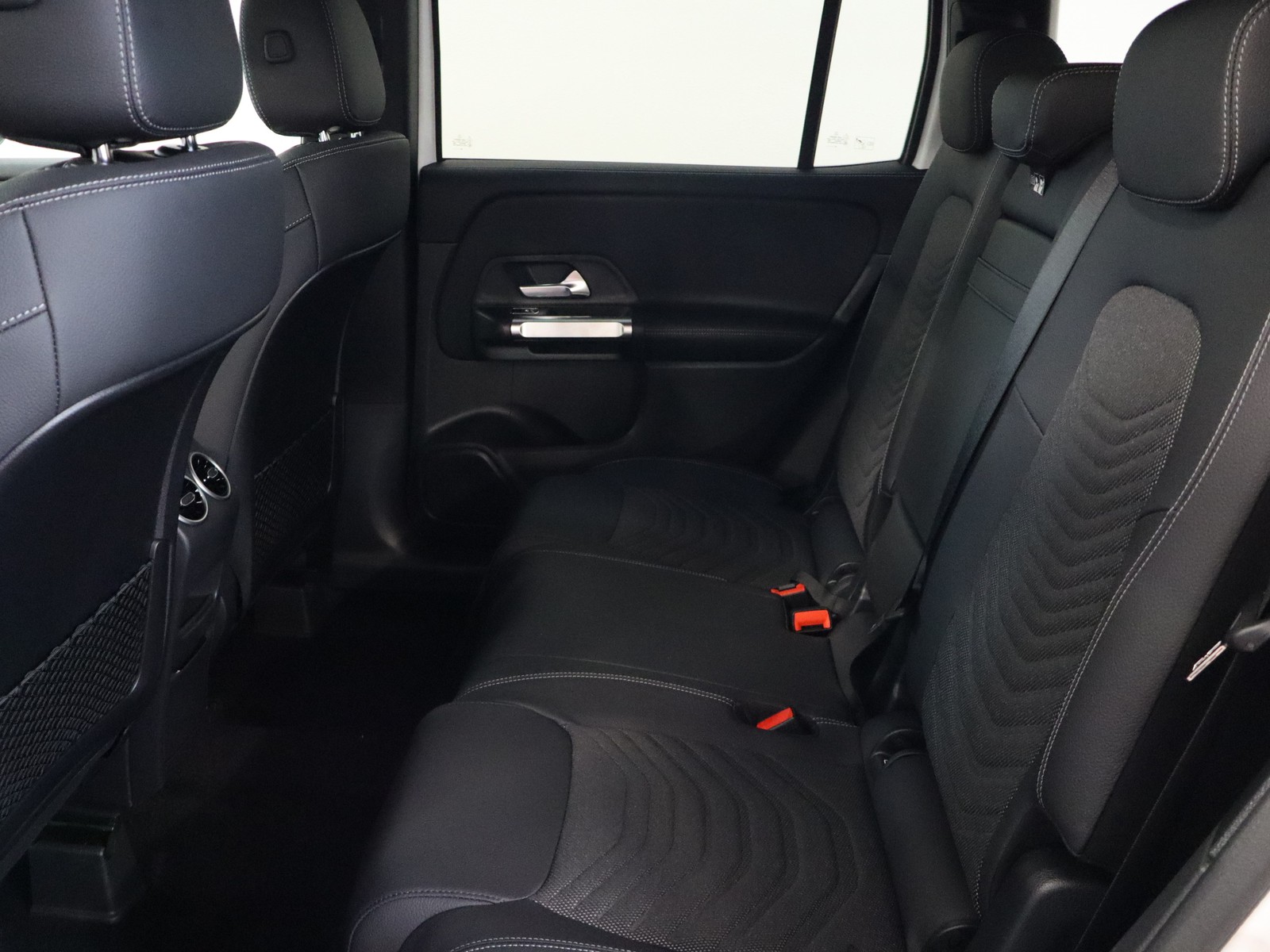 8 - Mercedes GLB 200 d progressive advanced plus 8g-dct