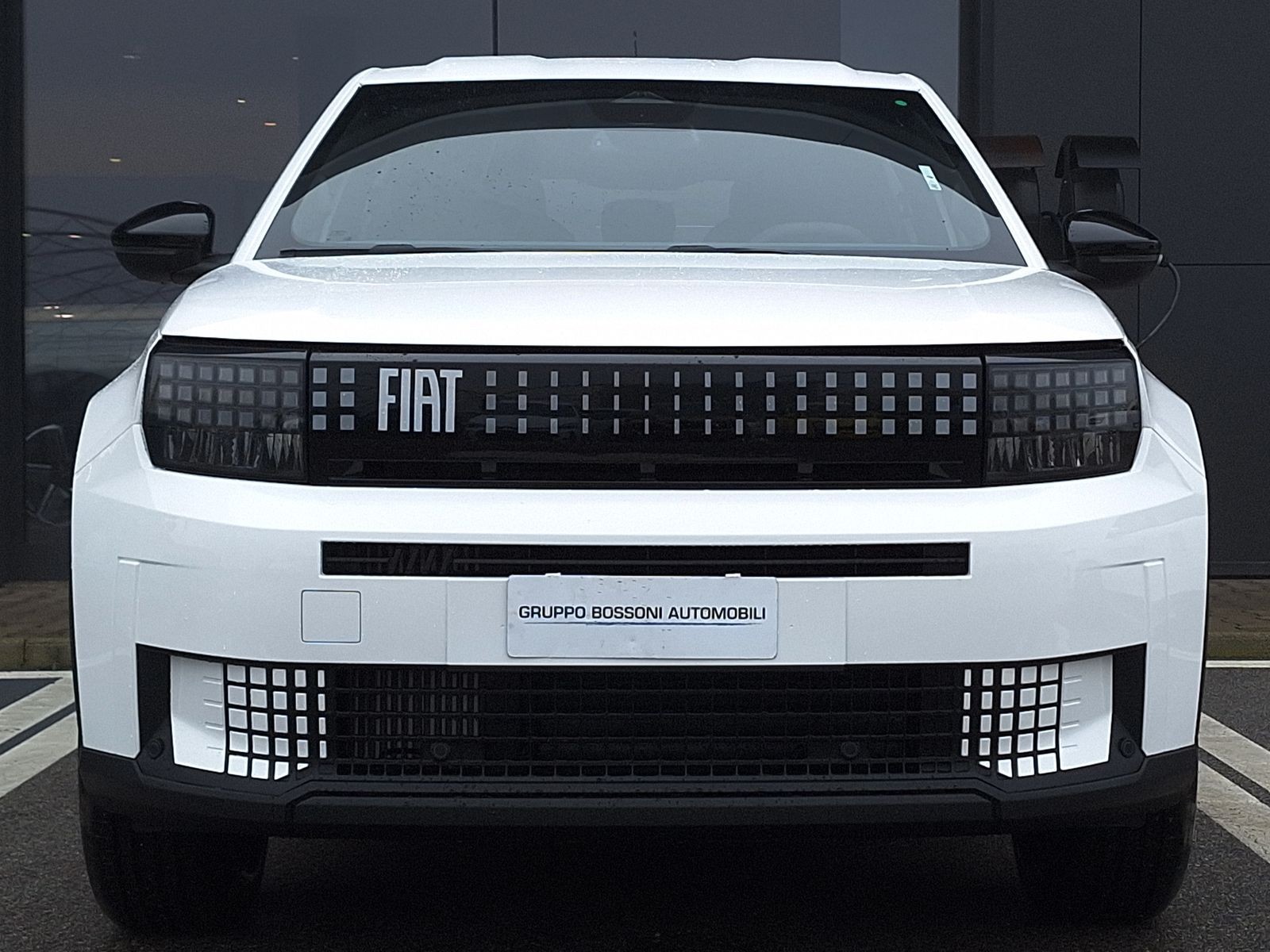 2 - Fiat Grande Panda 1.2 hybrid 110cv business