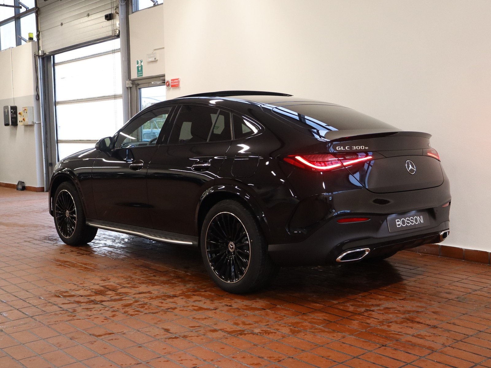 5 - Mercedes GLC coupe 300 e plug-in-hybrid amg line premium tech 4matic 9g-tronic