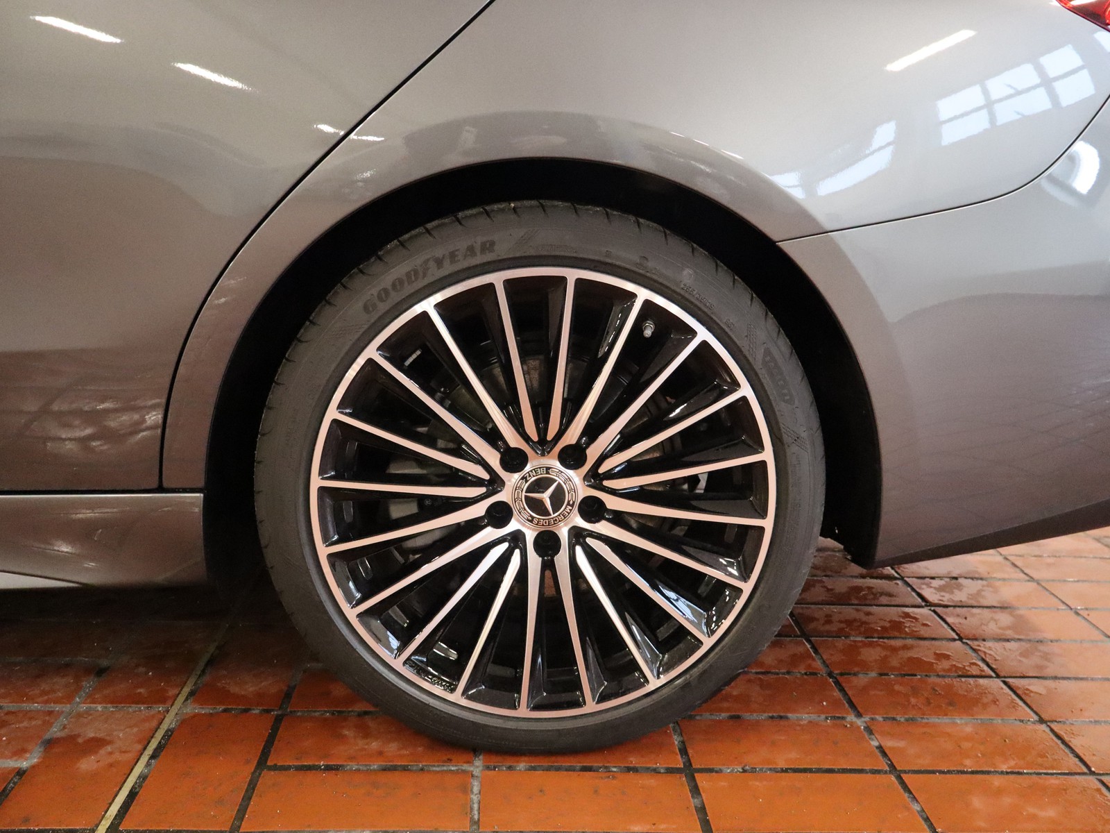 4 - Mercedes Classe C berlina 220 d mild hybrid 200cv amg line advanced 4matic 9g-tronic