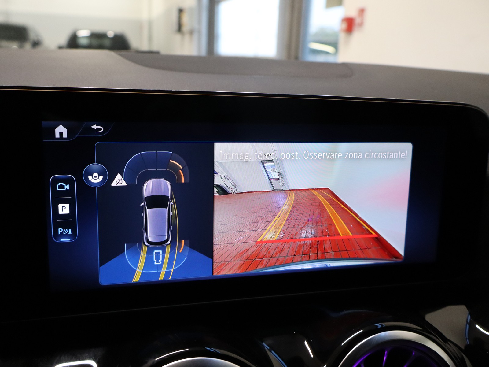 11 - Mercedes GLA 200 d amg line extra 8g-dct