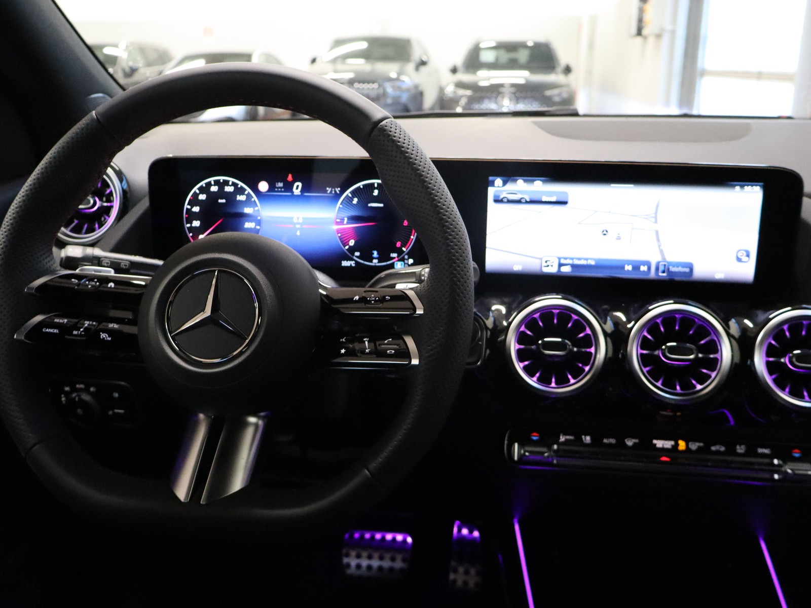 12 - Mercedes GLA 200 d amg line extra 8g-dct