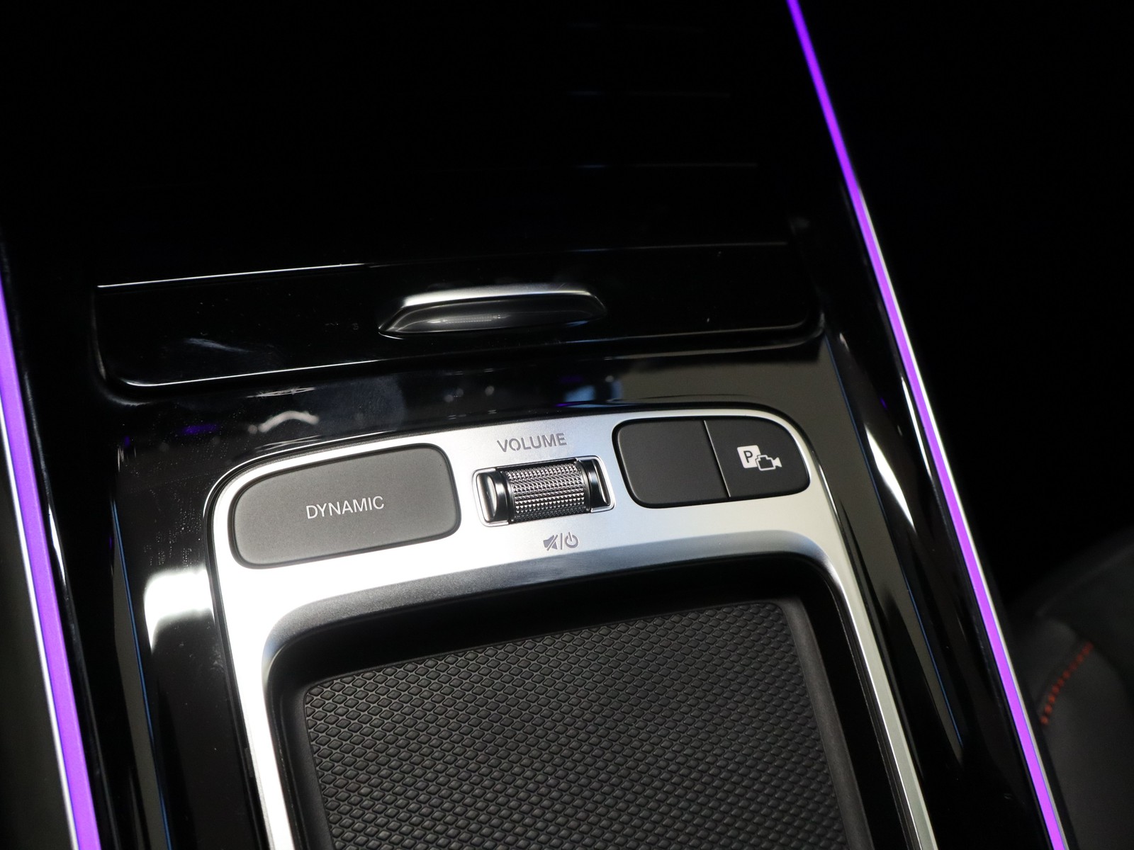 14 - Mercedes GLA 200 d amg line extra 8g-dct