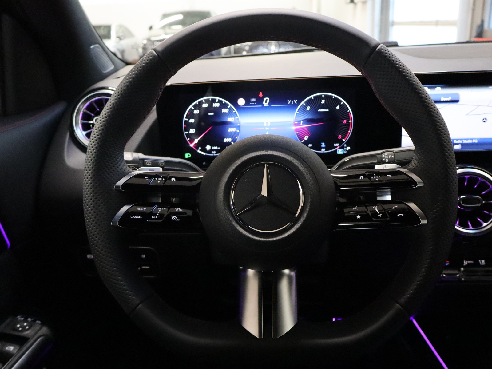 17 - Mercedes GLA 200 d amg line extra 8g-dct