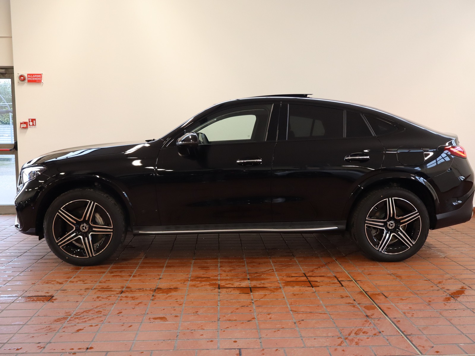 3 - Mercedes GLC coupe 300 de plug in hybrid amg line premium tech 4matic 9g-tronic