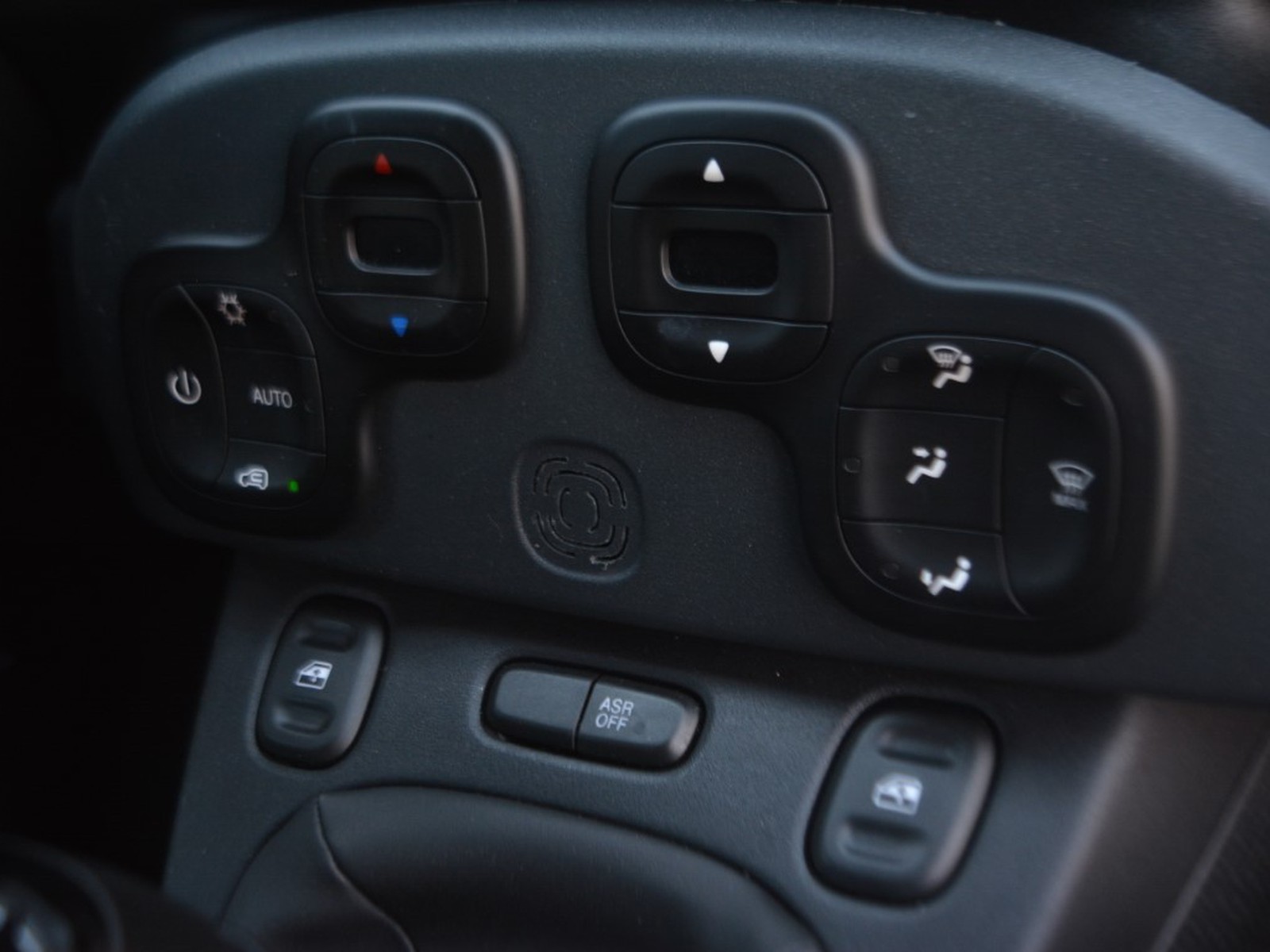 11 - Fiat Panda cross 1.0 firefly hybrid 70cv s&s 5p.ti