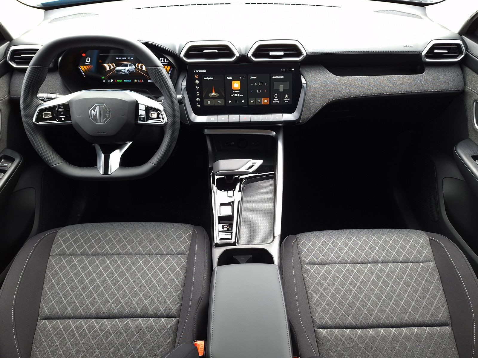 8 - Mg ZS 1.5 hybrid+ comfort auto