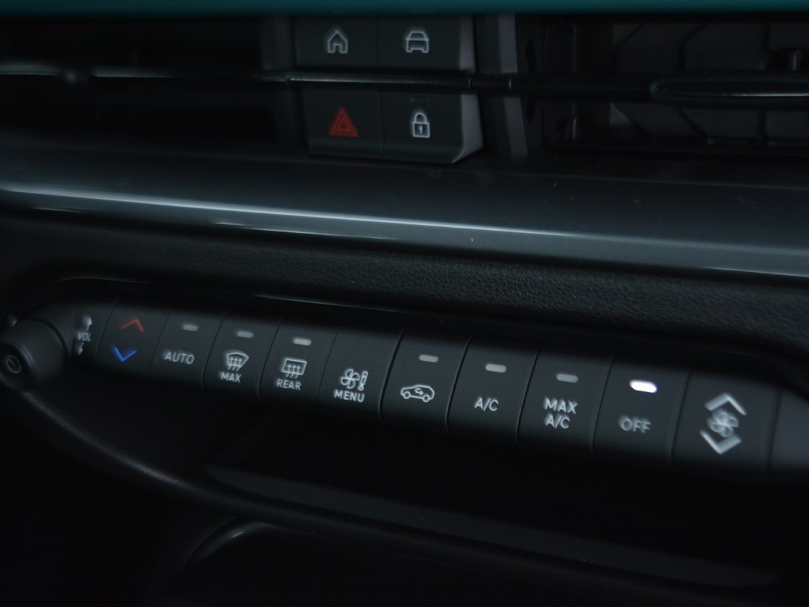 11 - Fiat 600 1.2 hybrid 145cv icon