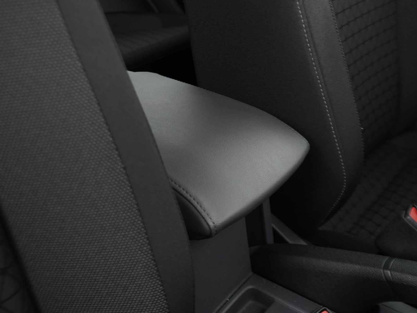 18 - Volkswagen T-Cross 1.0 tsi 110cv style