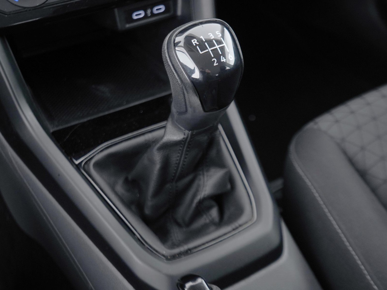 22 - Volkswagen T-Cross 1.0 tsi 110cv style