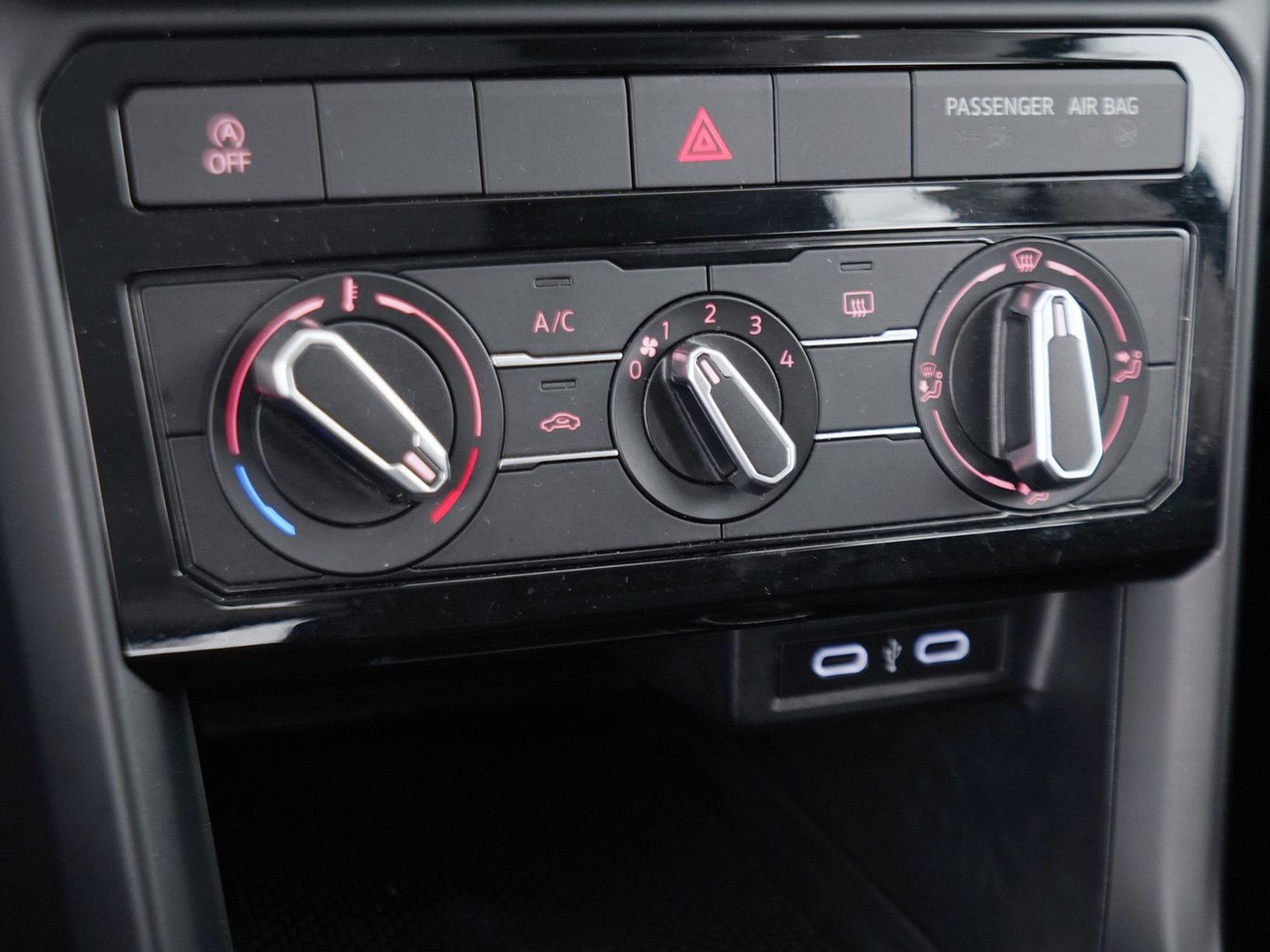 23 - Volkswagen T-Cross 1.0 tsi 110cv style