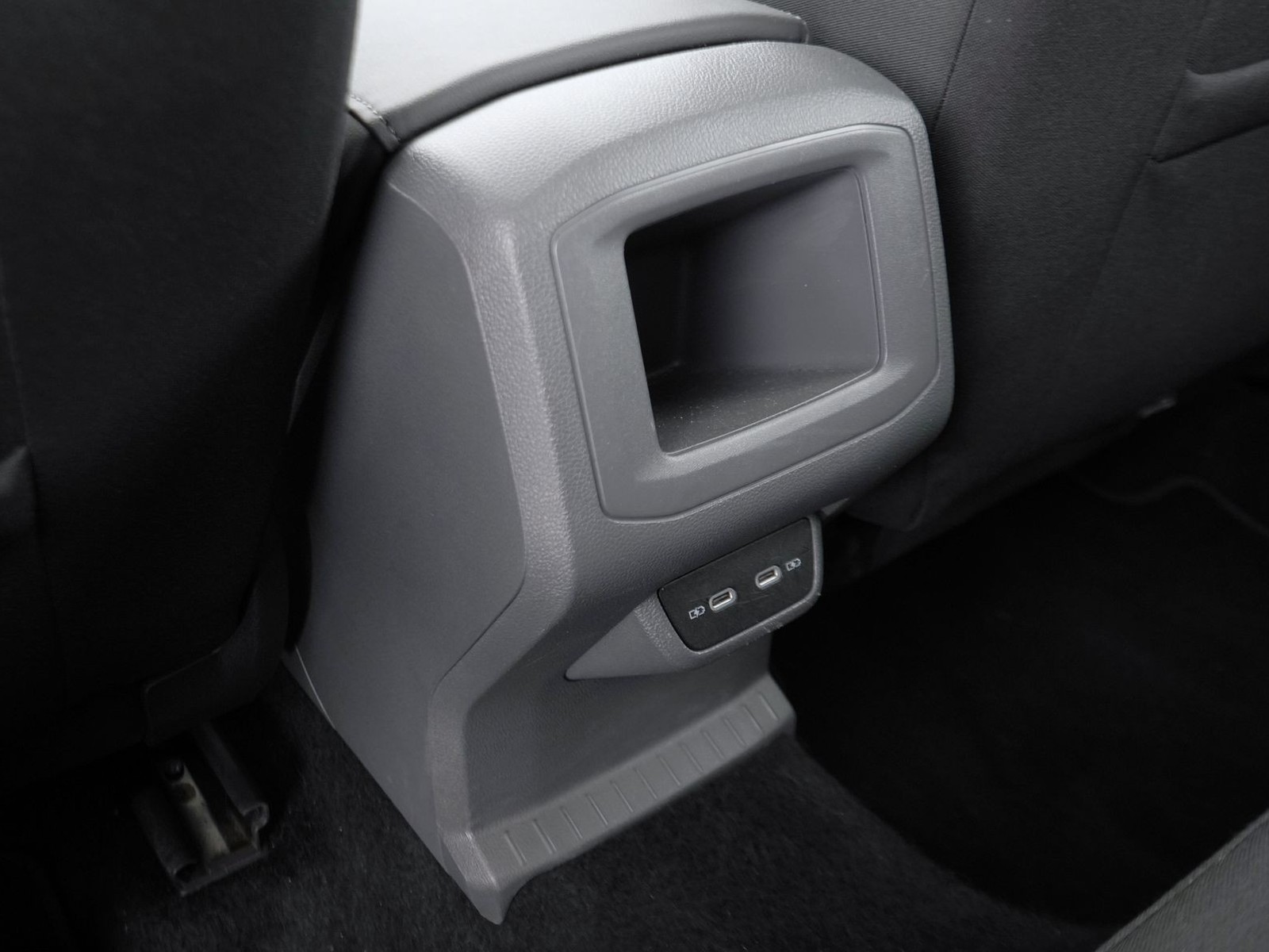 26 - Volkswagen T-Cross 1.0 tsi 110cv style