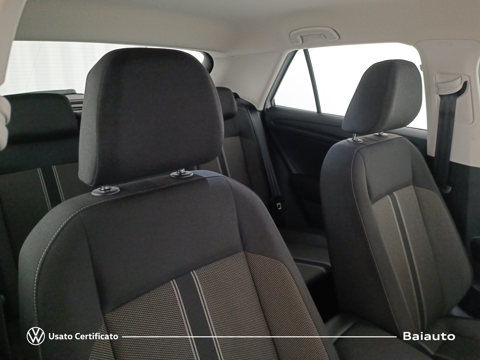 22 - Volkswagen T-Roc 1.0 tsi 110cv style