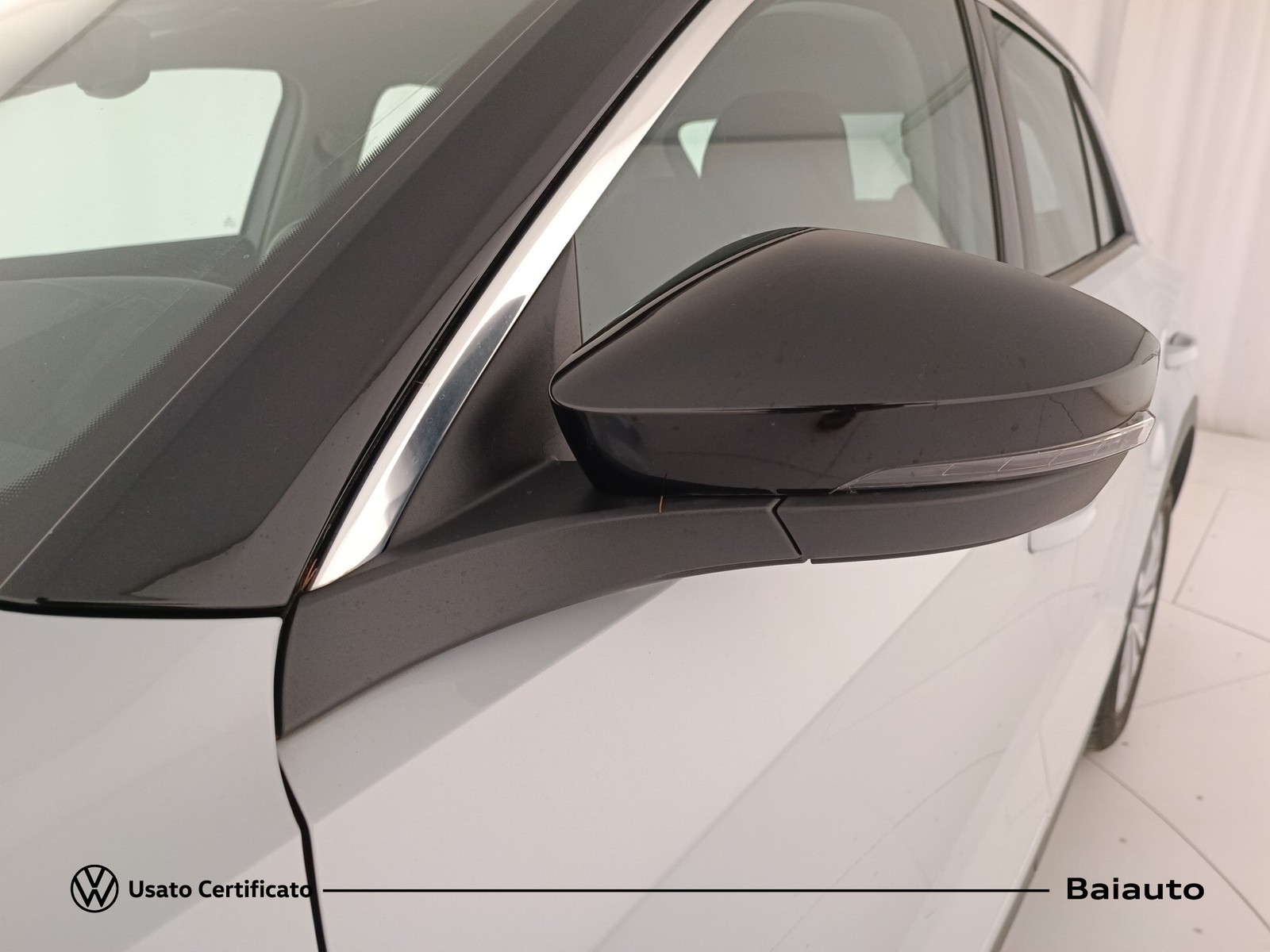 23 - Volkswagen T-Roc 1.0 tsi 110cv style