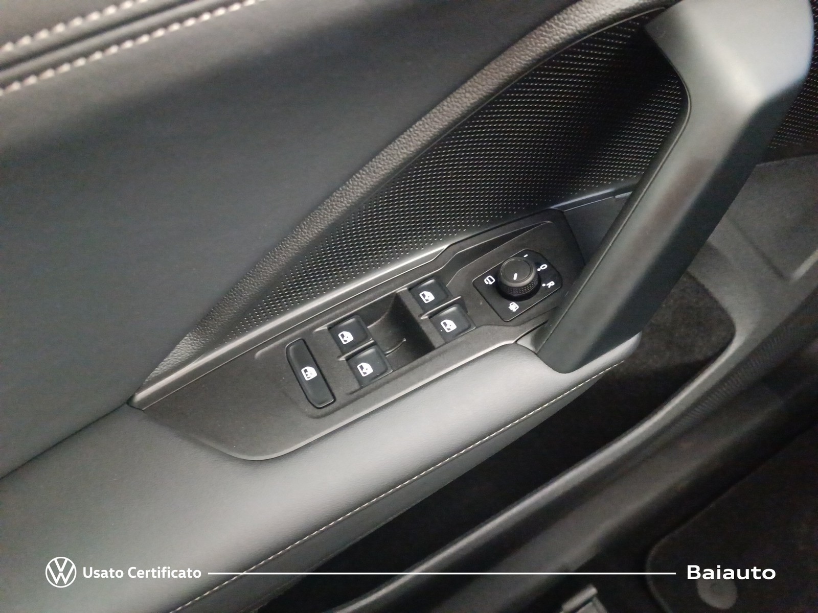 18 - Volkswagen Tiguan 2.0 tdi scr 150cv life dsg