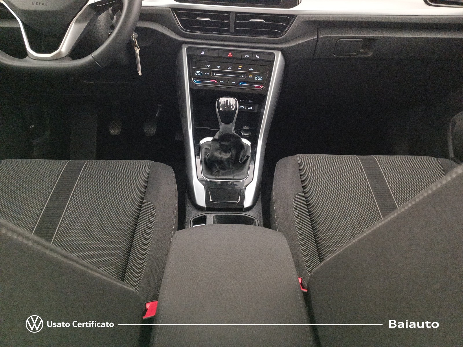 14 - Volkswagen T-Roc 2.0 tdi scr 115cv life