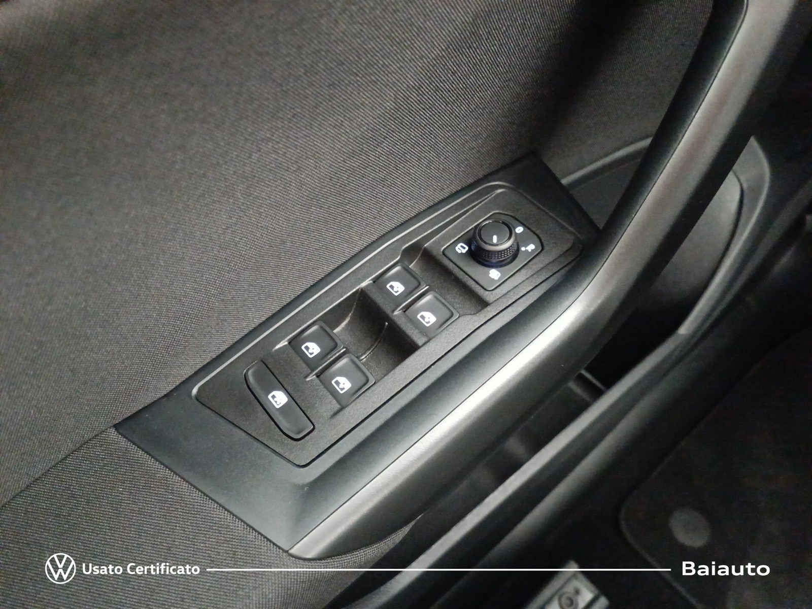 18 - Volkswagen T-Roc 2.0 tdi scr 115cv life