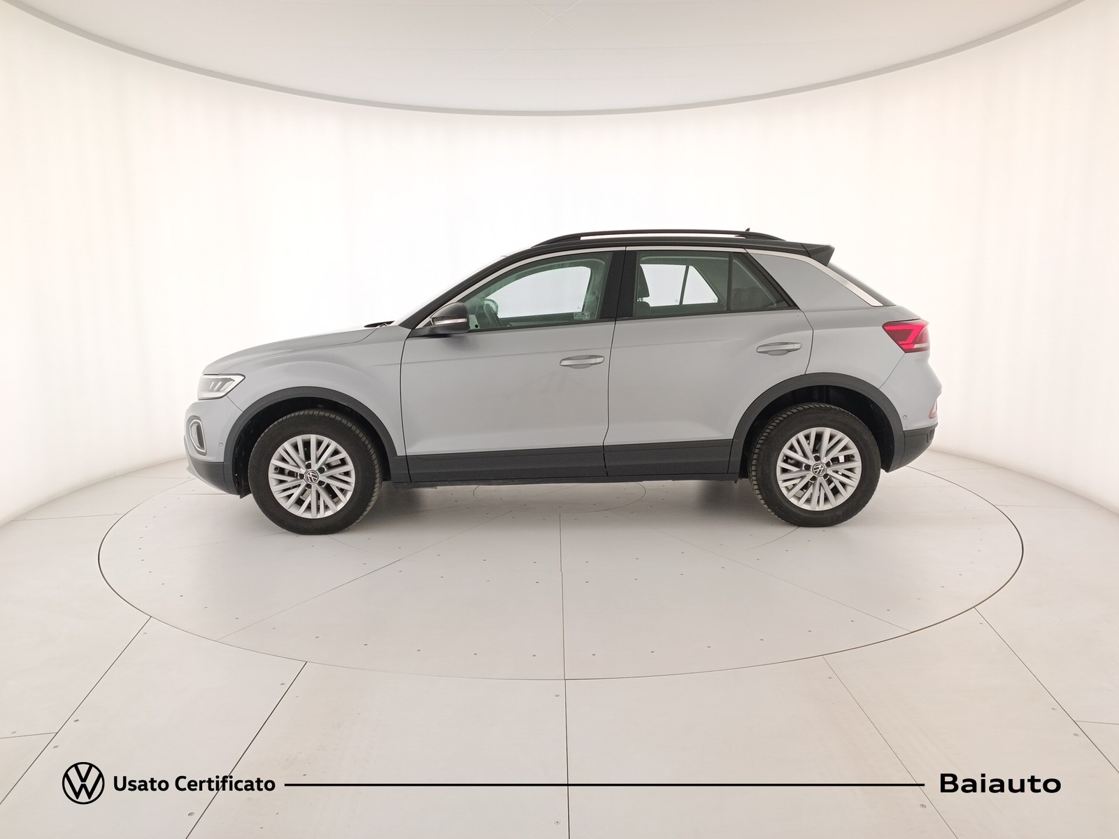 3 - Volkswagen T-Roc 2.0 tdi scr 115cv life