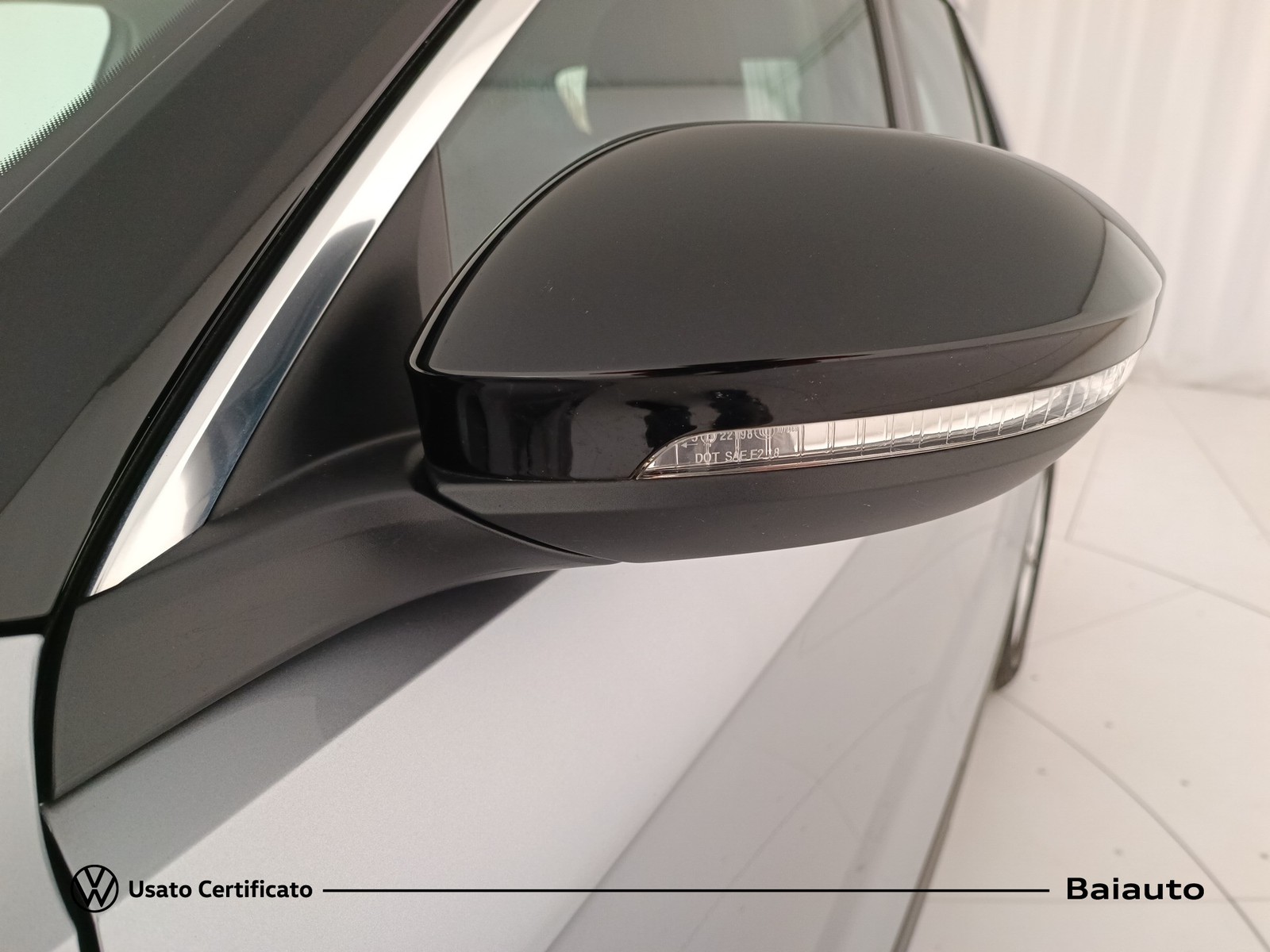 23 - Volkswagen T-Roc 2.0 tdi scr 115cv life