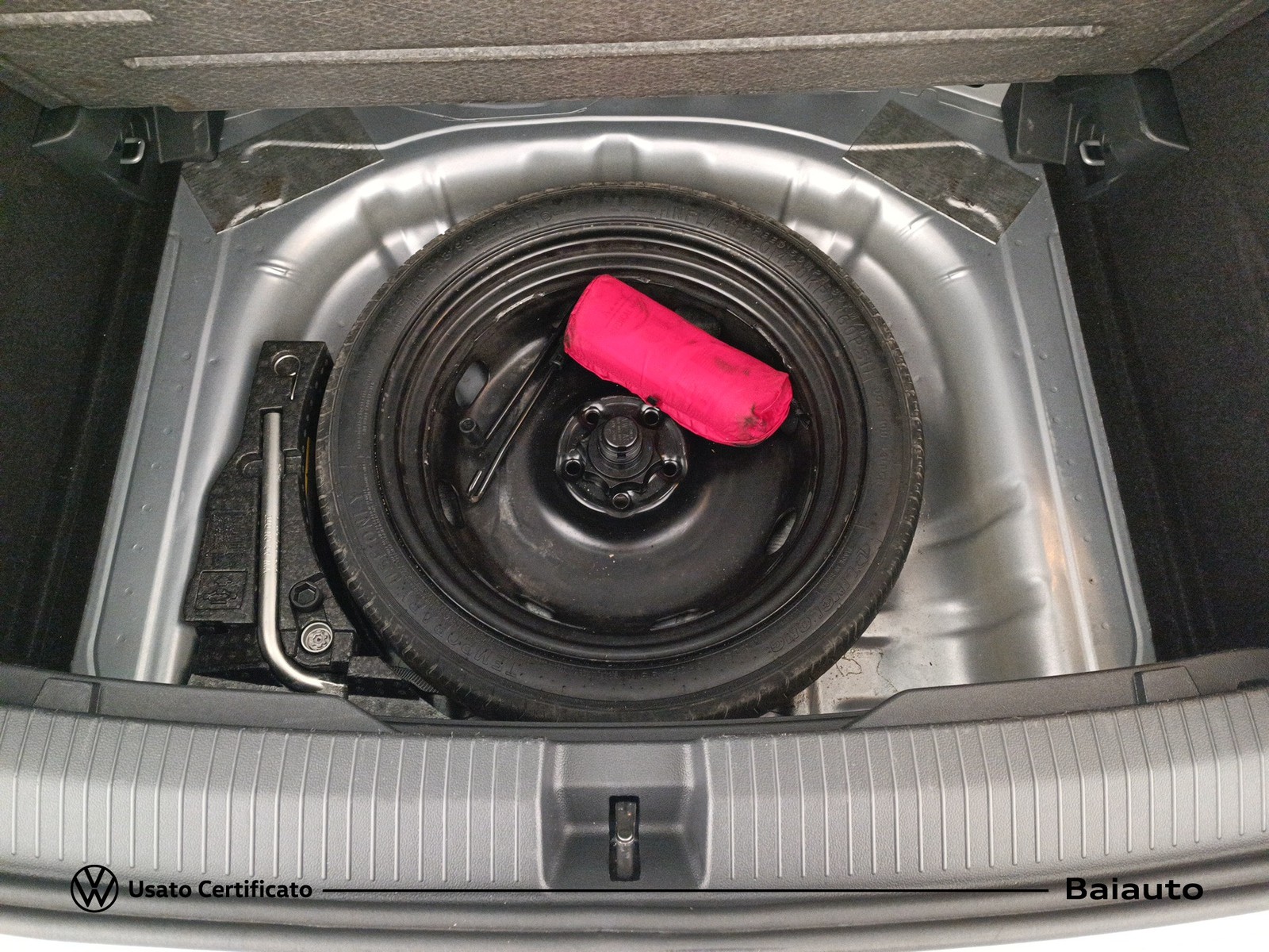 28 - Volkswagen T-Roc 2.0 tdi scr 115cv life