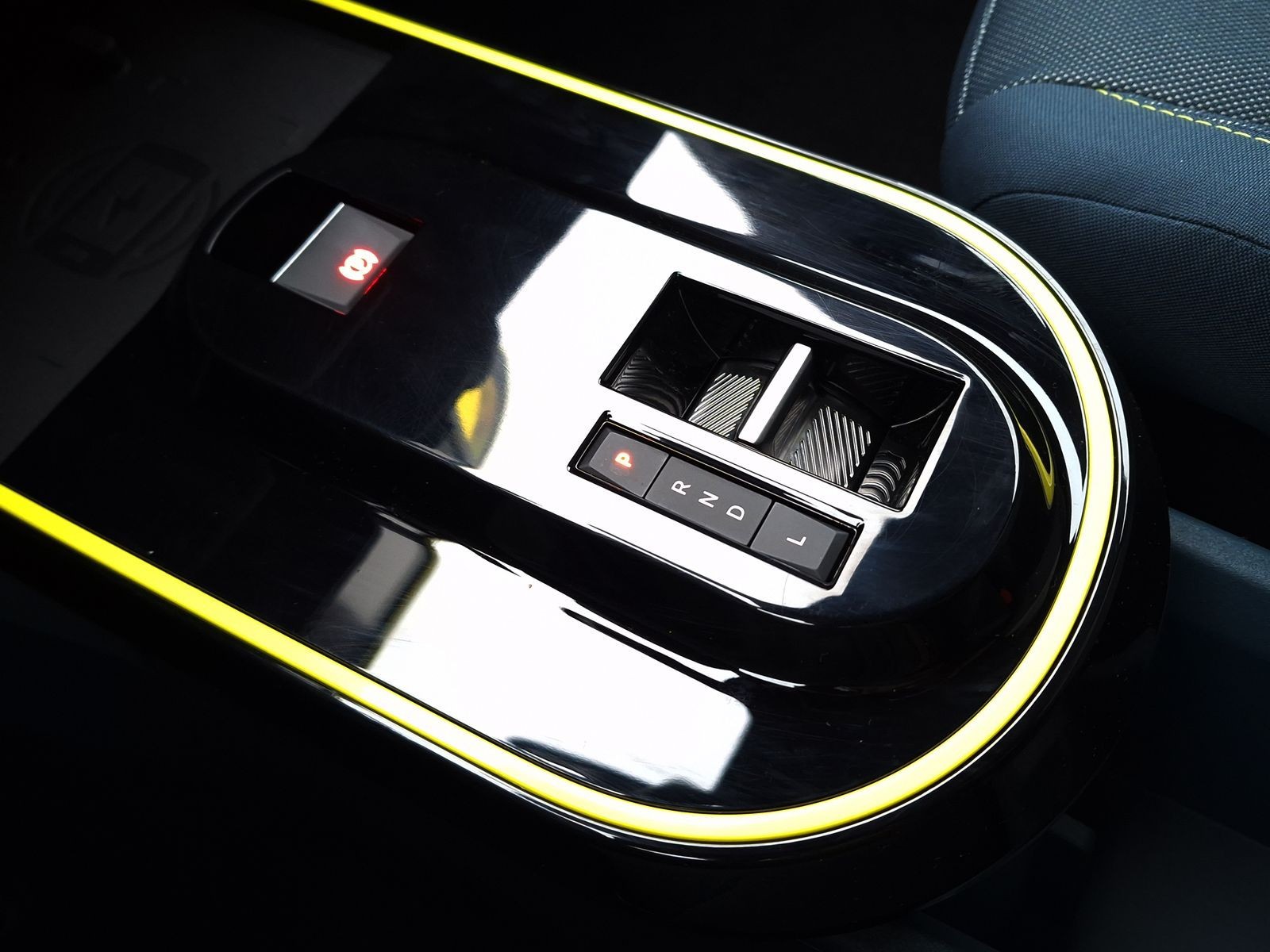 18 - Fiat Grande Panda 1.2 hybrid 110cv la prima