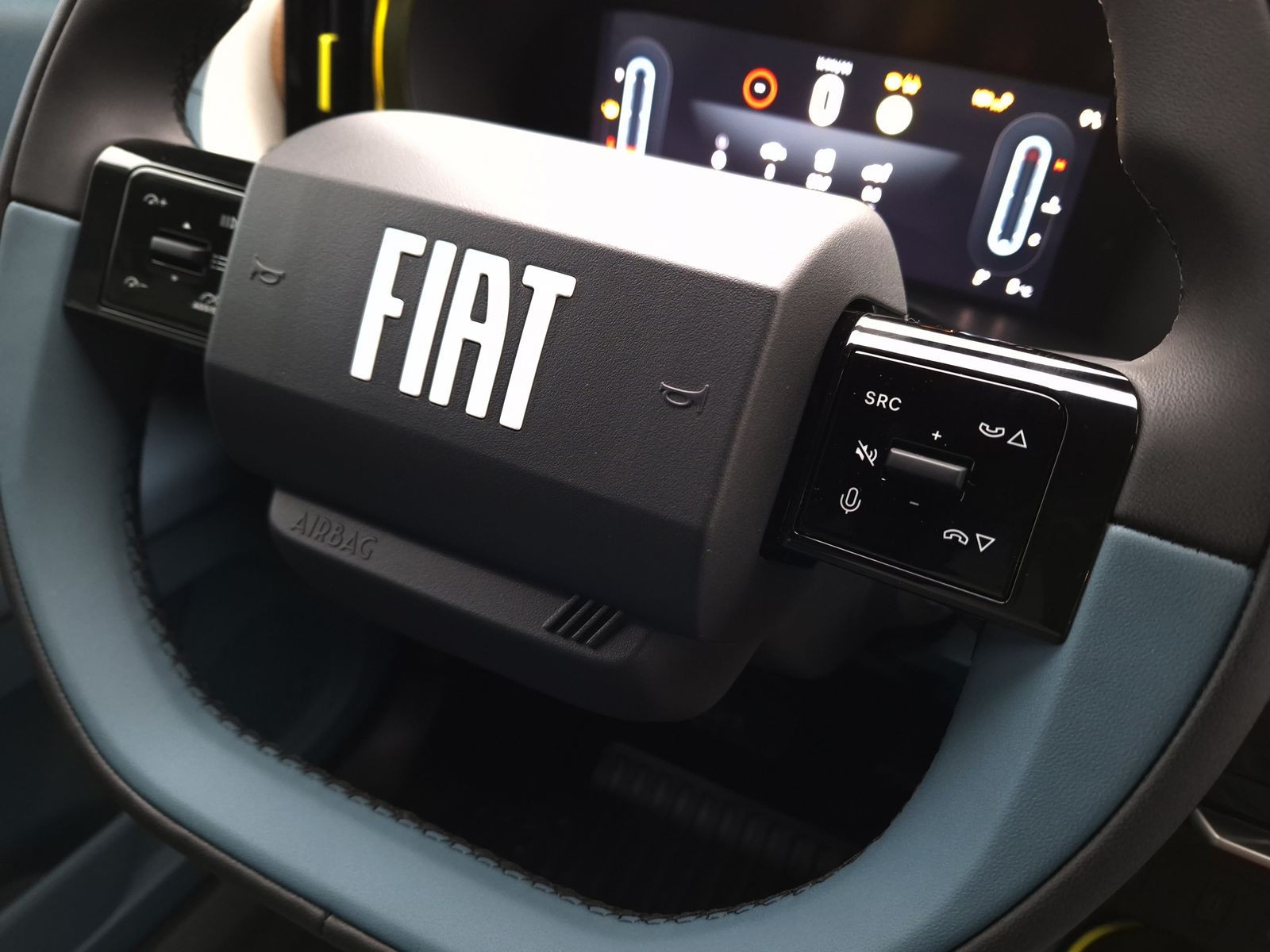 20 - Fiat Grande Panda 1.2 hybrid 110cv la prima