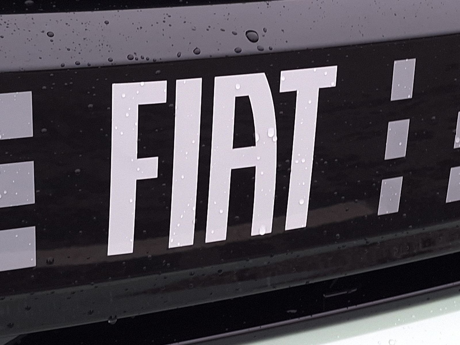 24 - Fiat Grande Panda 1.2 hybrid 110cv la prima