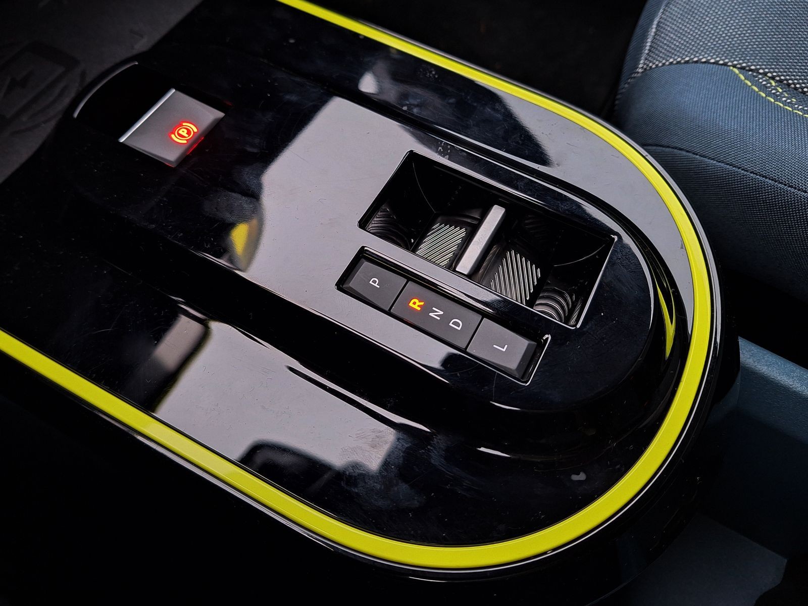 18 - Fiat Grande Panda 1.2 hybrid 110cv la prima