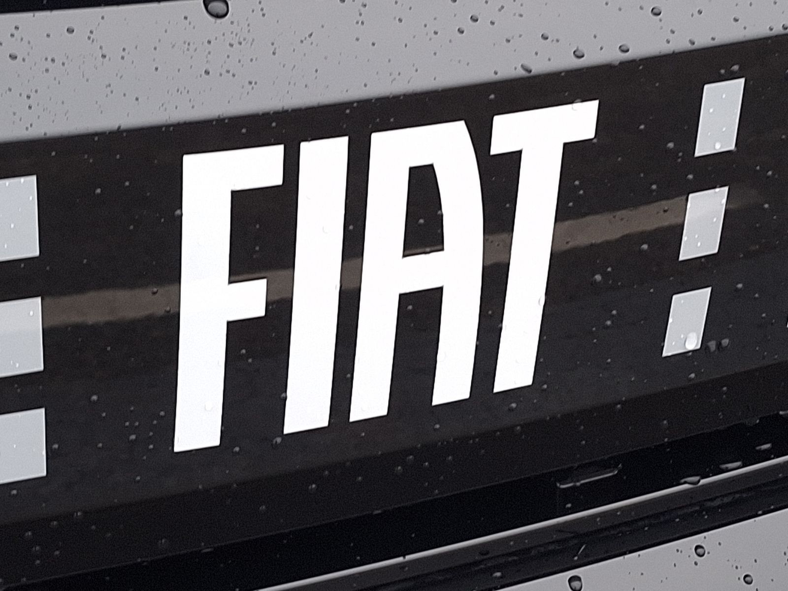 24 - Fiat Grande Panda 1.2 hybrid 110cv la prima