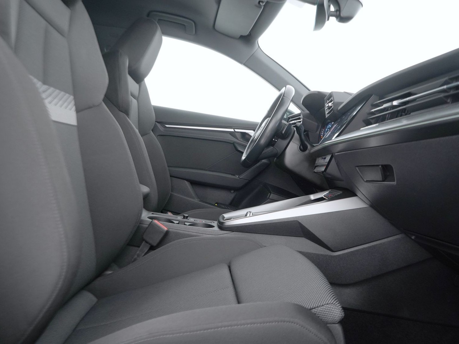 16 - Audi A3 sportback 35 1.5 tfsi mhev business advanced s tronic