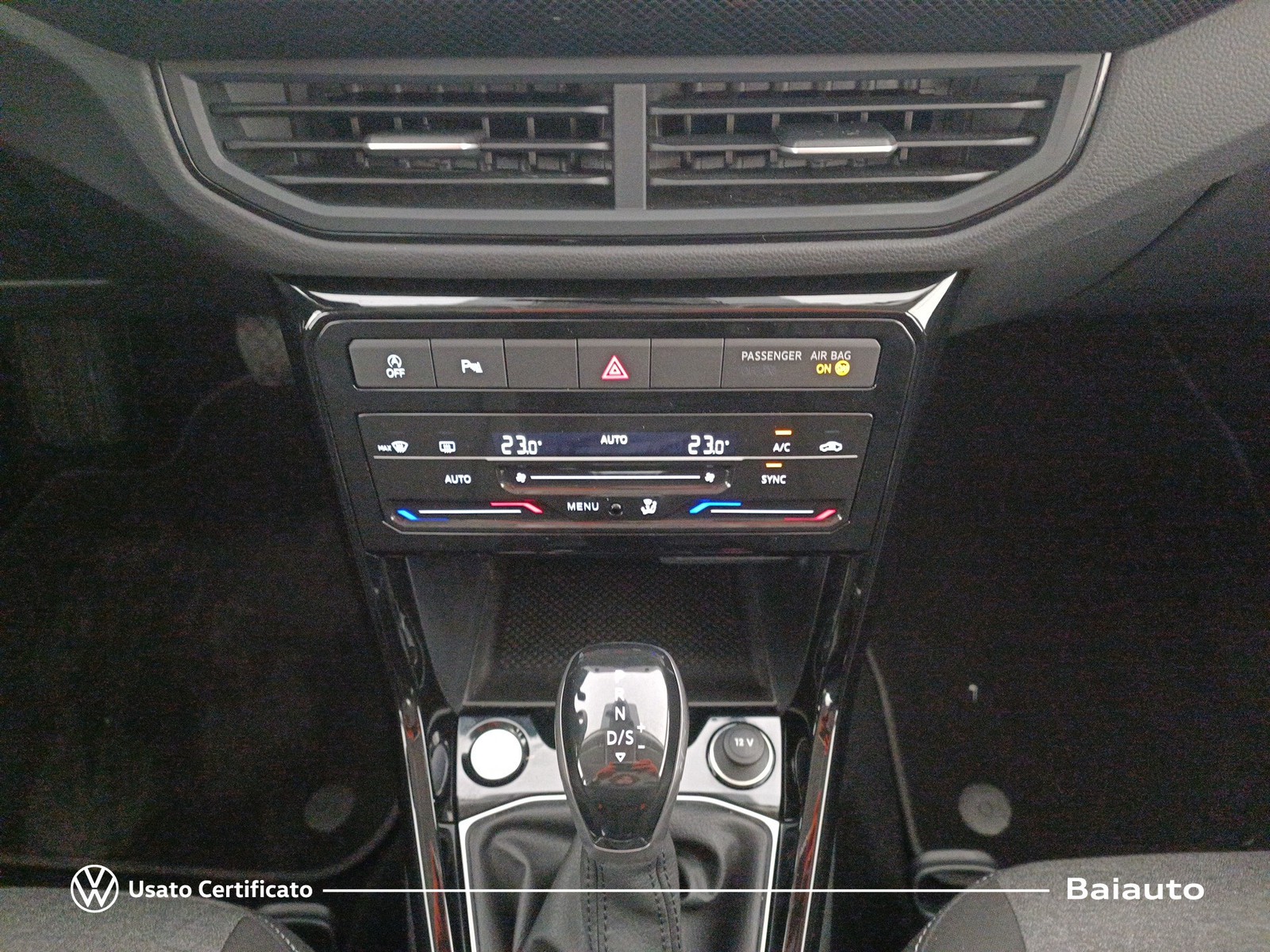 11 - Volkswagen T-Cross 1.0 tsi 115cv life dsg