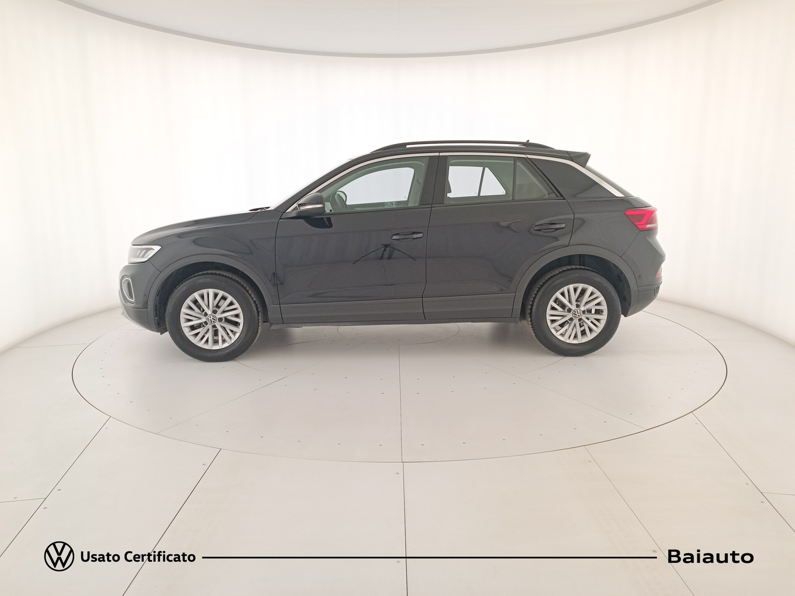 3 - Volkswagen T-Roc 2.0 tdi scr 115cv life