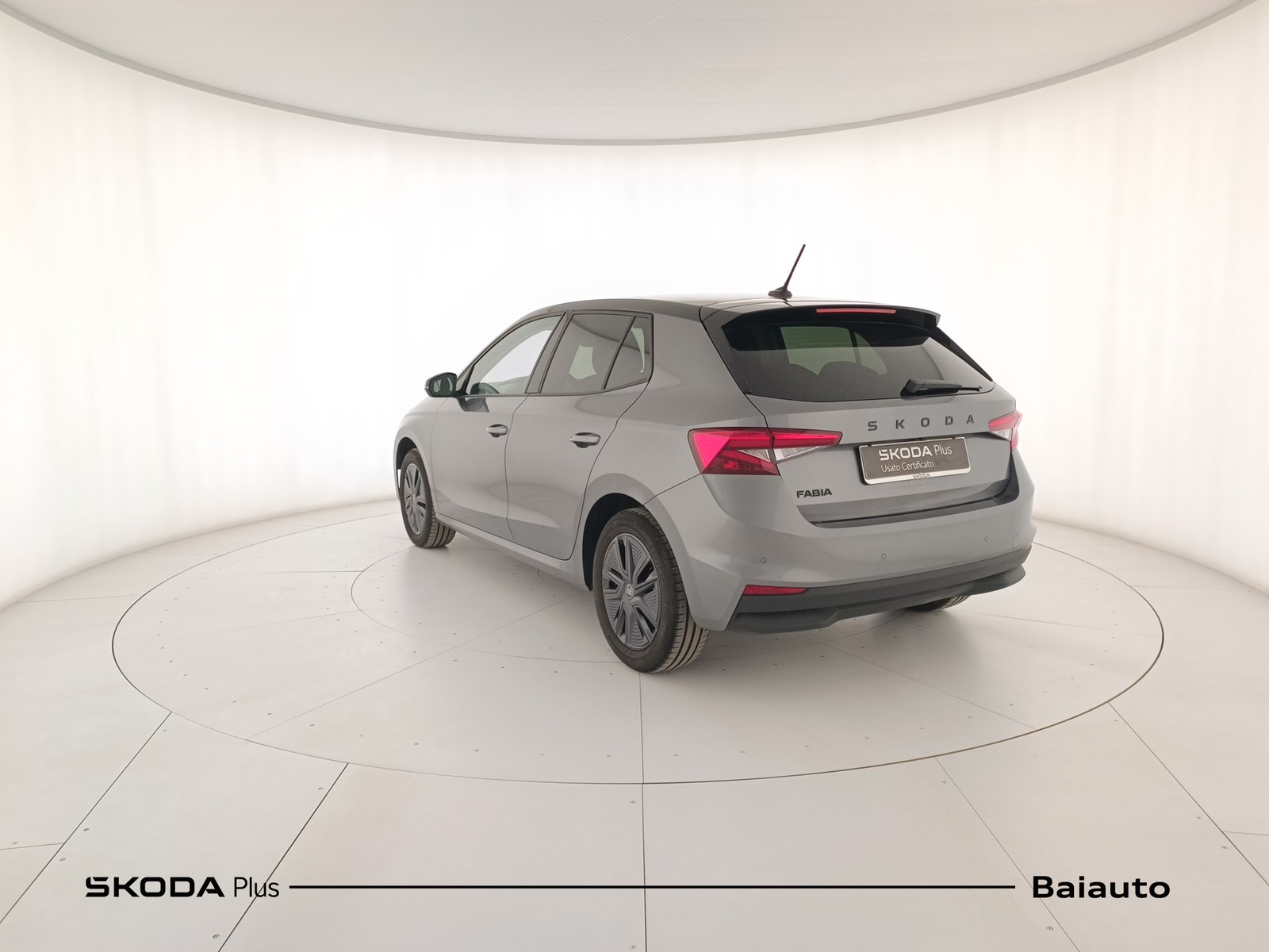 4 - Skoda Fabia 1.0 mpi 80cv selection